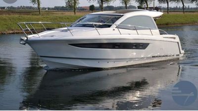 Photo of 36´ Ultra Luxurious Jeanneau Leader 10 Boat Rental Toronto